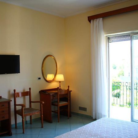 Hotel Terme Alexander Искья Экстерьер фото