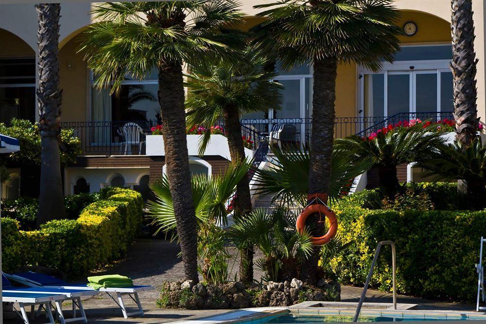 Hotel Terme Alexander Искья Экстерьер фото