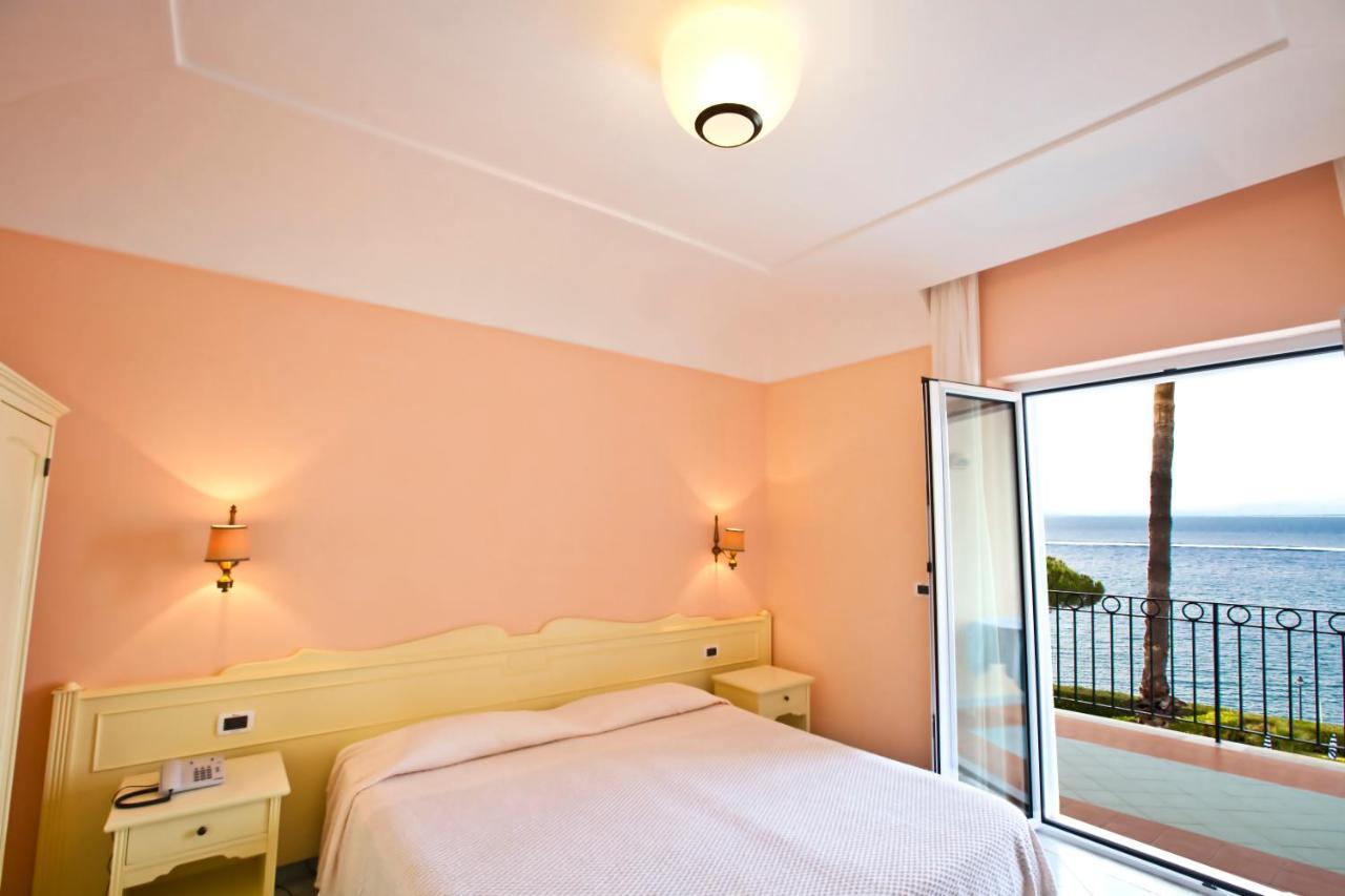 Hotel Terme Alexander Искья Экстерьер фото